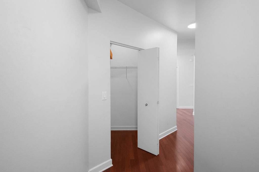 451 W Huron Street - Photo 18