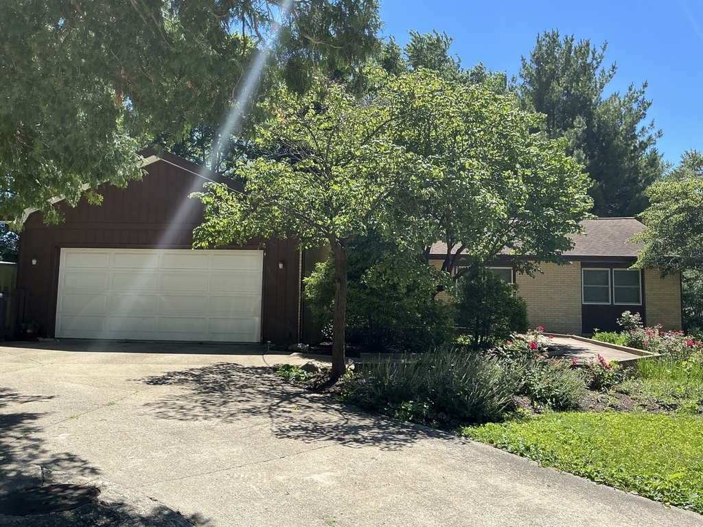 2209 Grange Circle - Photo 0