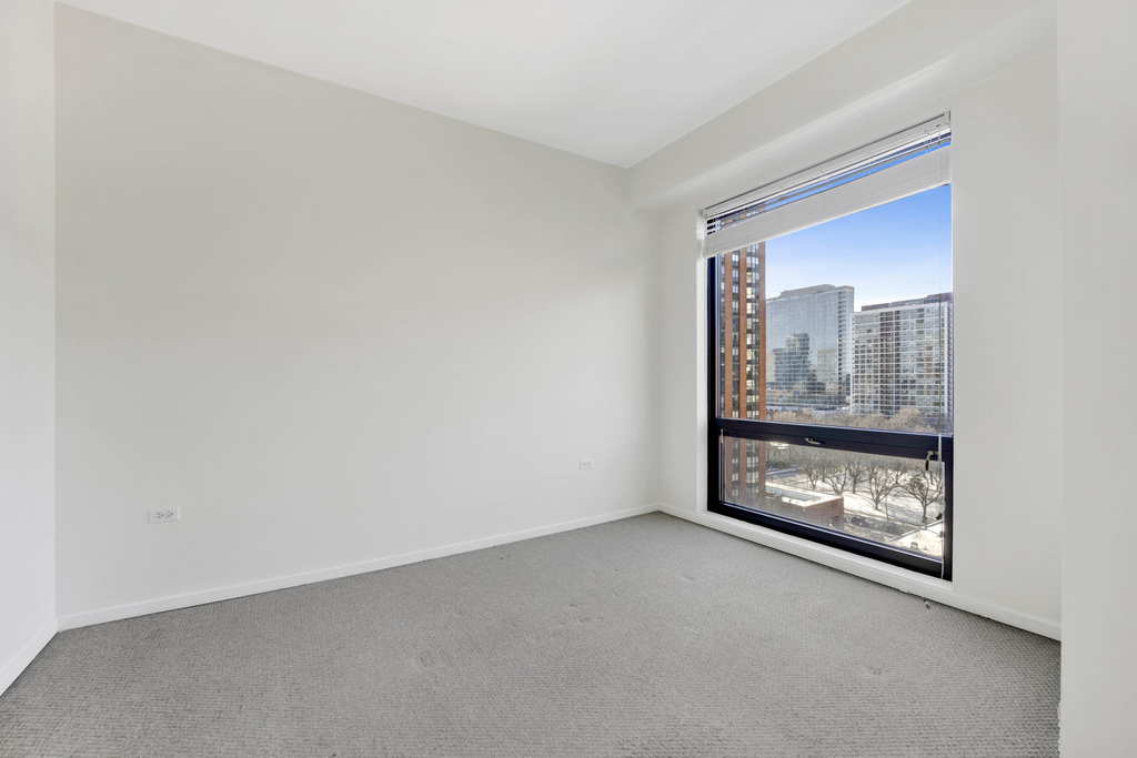 1 E 8th Street - Photo 14