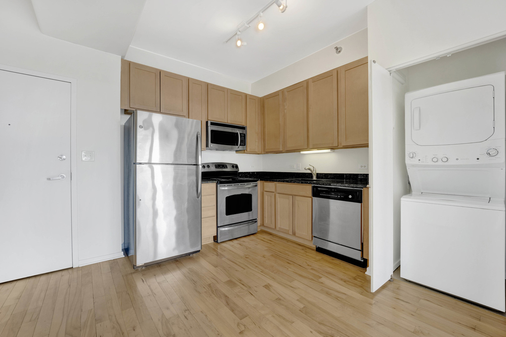 1 E 8th Street - Photo 9