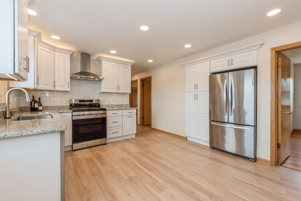 8108 N Oriole Avenue - Photo 2