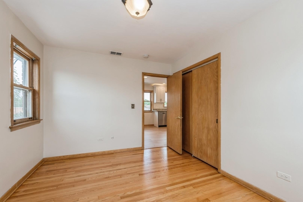 8108 N Oriole Avenue - Photo 6