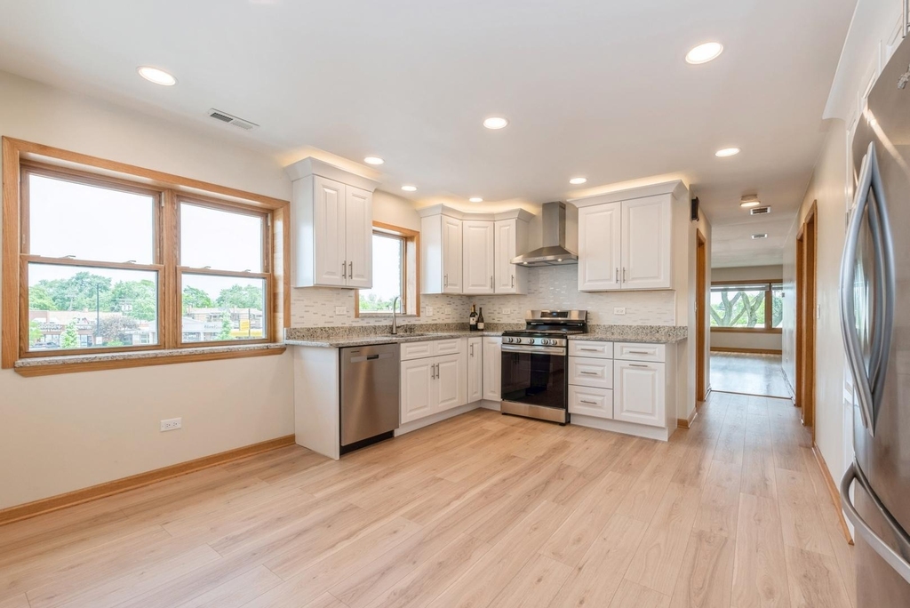 8108 N Oriole Avenue - Photo 3