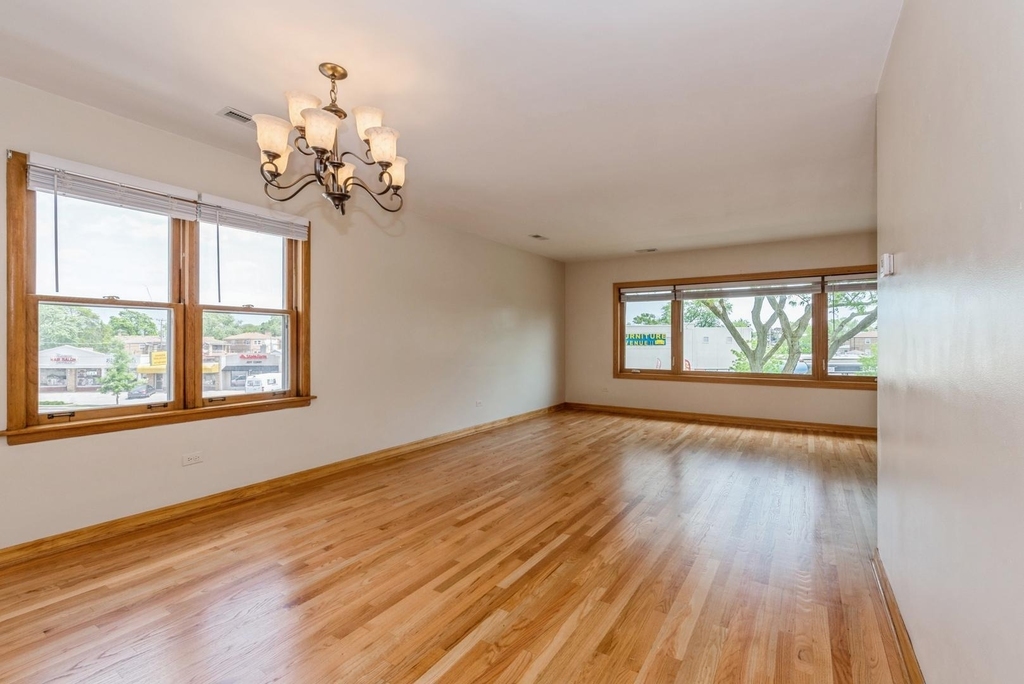 8108 N Oriole Avenue - Photo 1