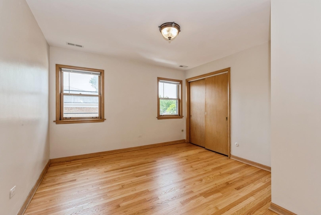 8108 N Oriole Avenue - Photo 5