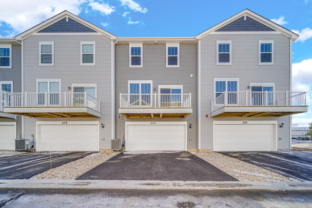 313 Settlers Place - Photo 1