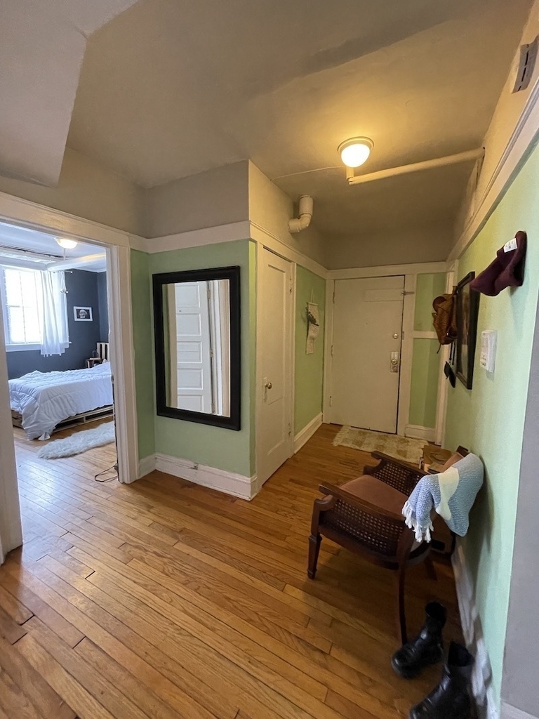 2502 N Rockwell Street - Photo 3