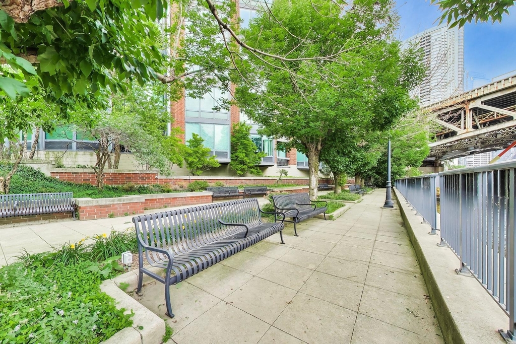 600 N Kingsbury Street - Photo 22
