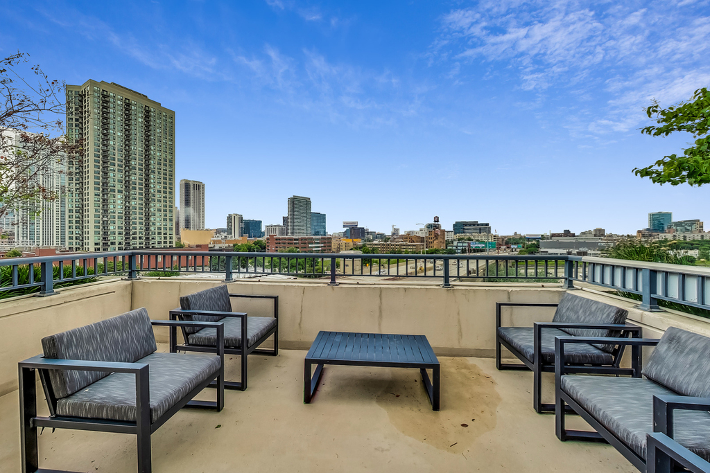 600 N Kingsbury Street - Photo 17