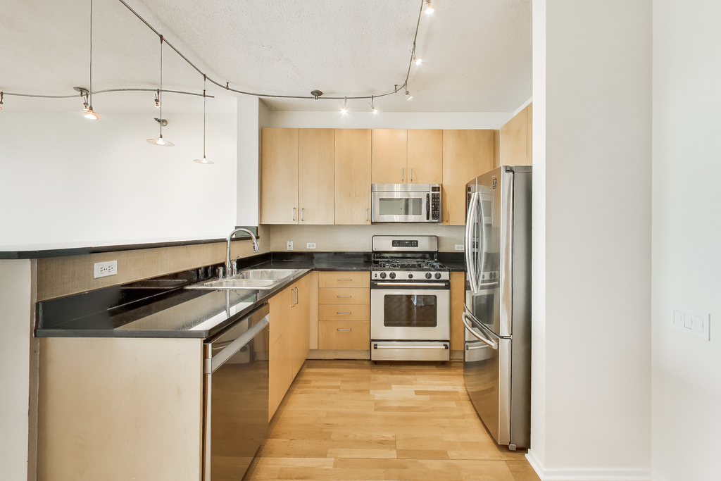 600 N Kingsbury Street - Photo 5