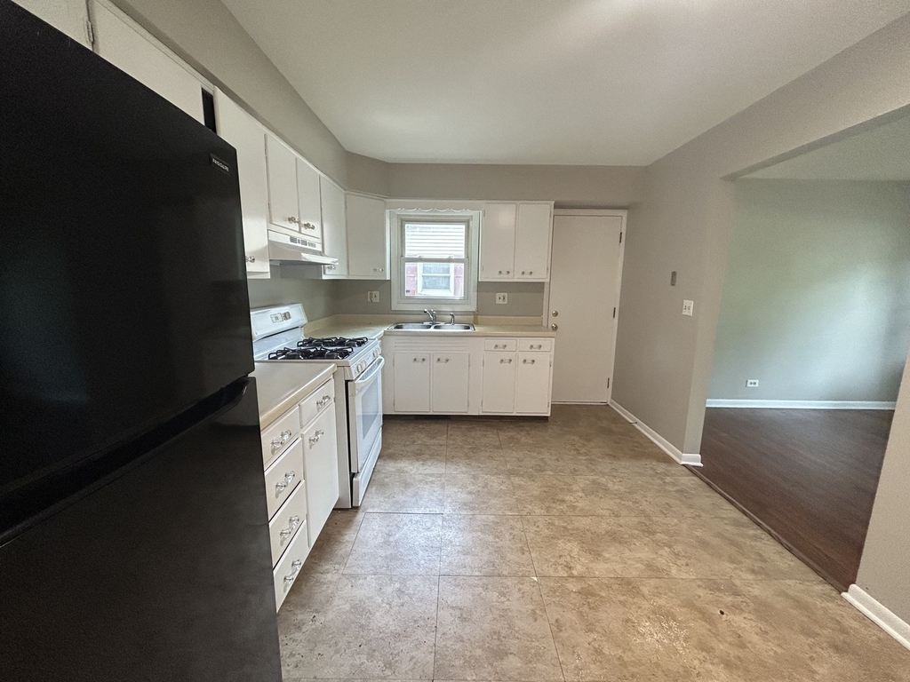 1716 Maple Lane - Photo 4