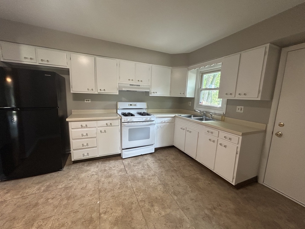 1716 Maple Lane - Photo 3