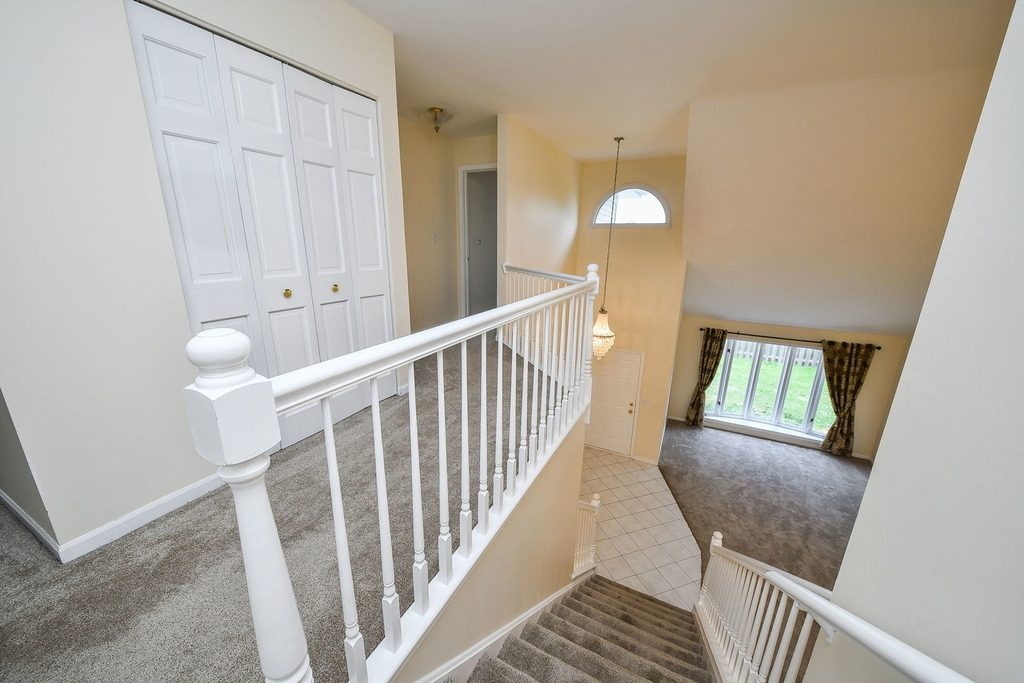 339 Windsor Drive - Photo 10