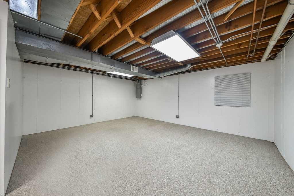 339 Windsor Drive - Photo 16