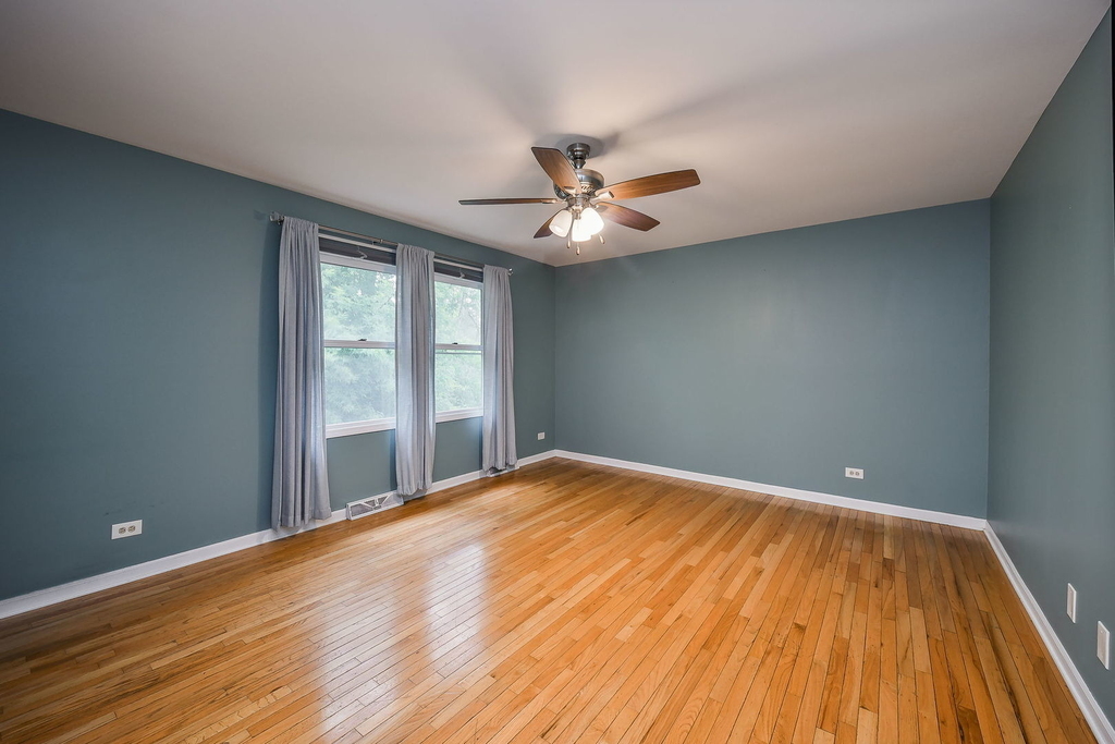 339 Windsor Drive - Photo 11