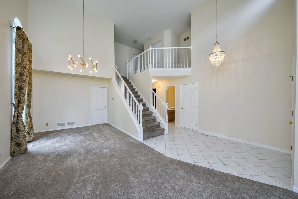 339 Windsor Drive - Photo 2