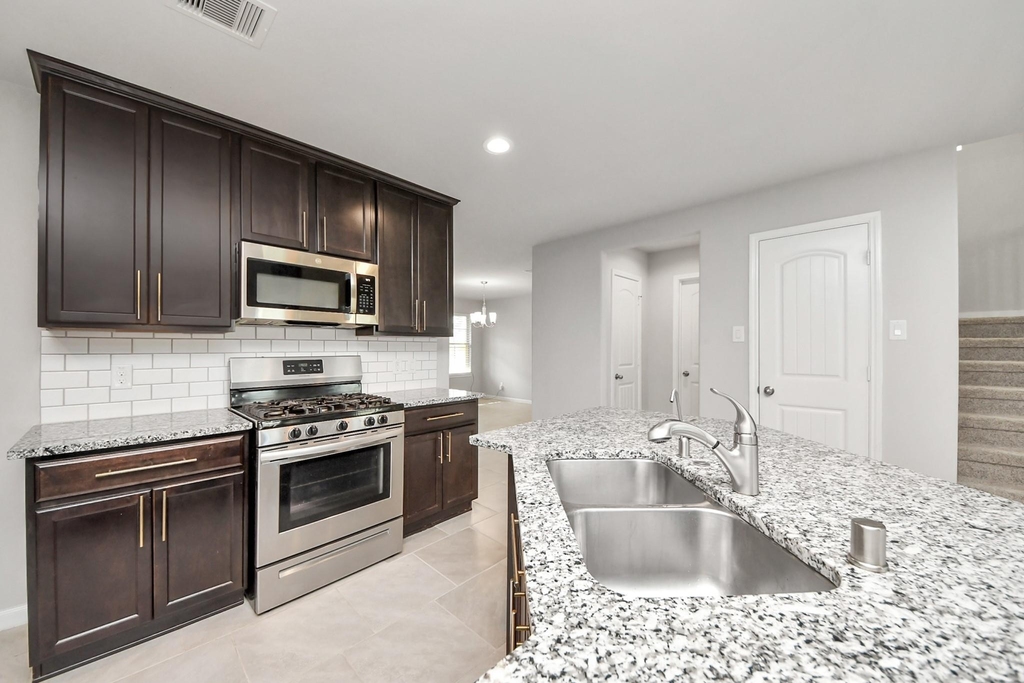 6934 Rosalina Landing Ln - Photo 9