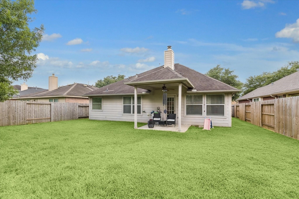19910 Sternwood Manor Drive - Photo 1