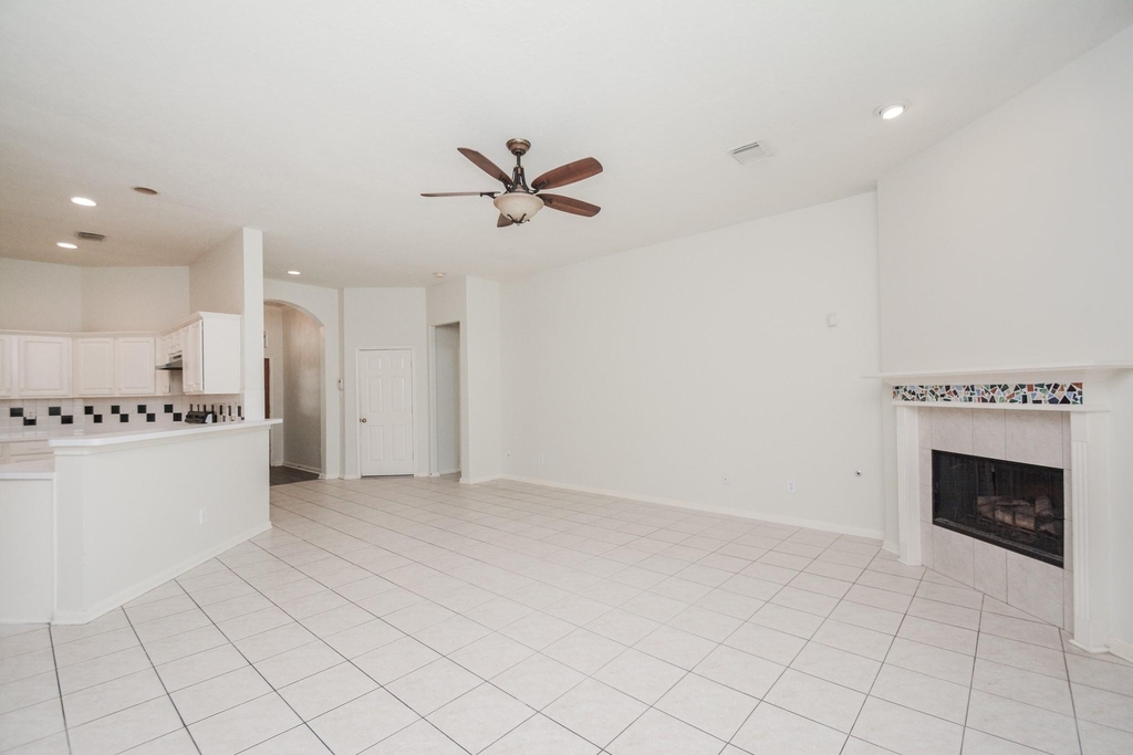 918 Tennyson Drive - Photo 8