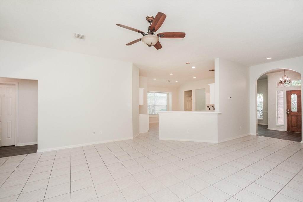 918 Tennyson Drive - Photo 0