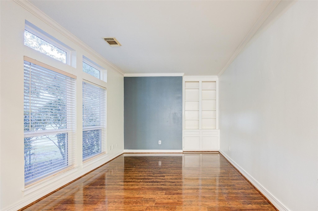 2027 Westshore Drive - Photo 7