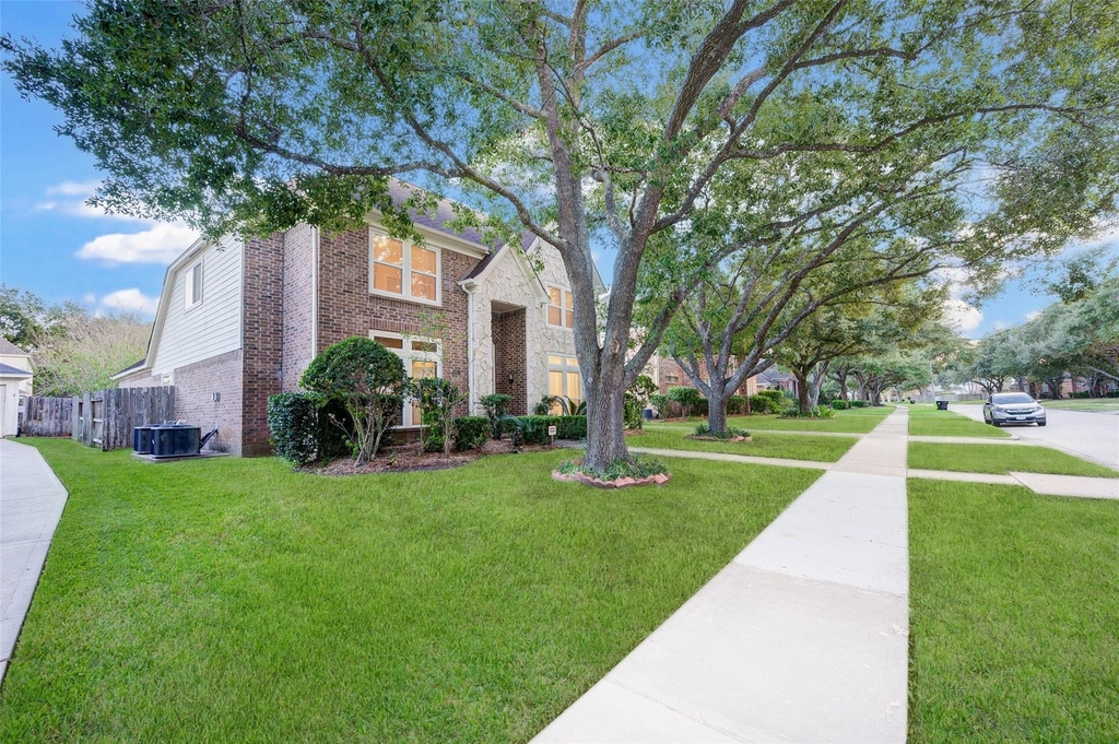 2027 Westshore Drive - Photo 4