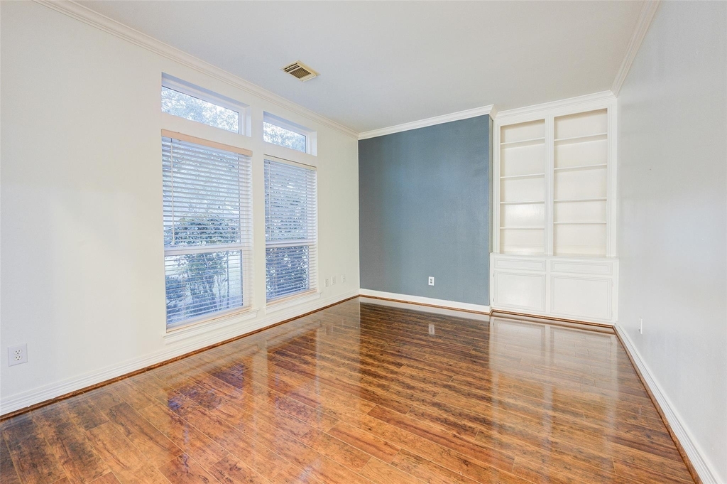 2027 Westshore Drive - Photo 8