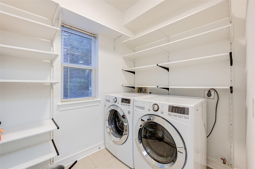 2027 Westshore Drive - Photo 11