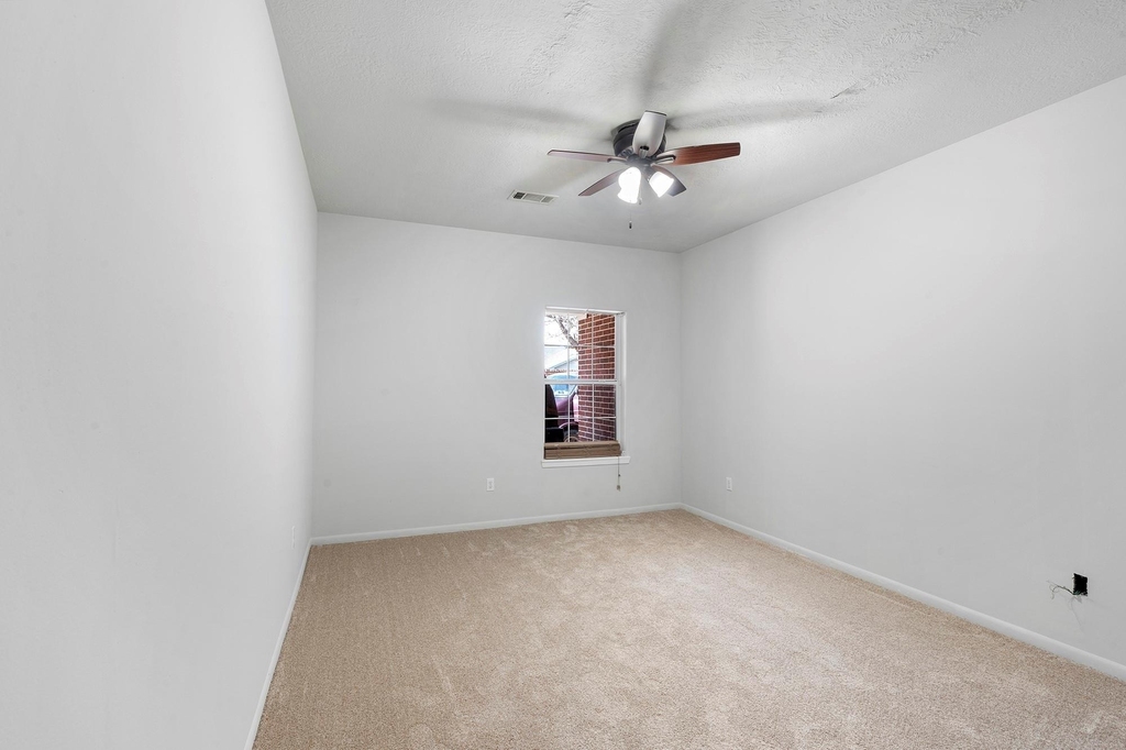 1310 E James Street - Photo 17