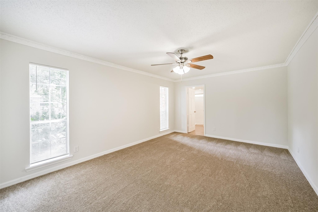 1011 Baltic Lane - Photo 23