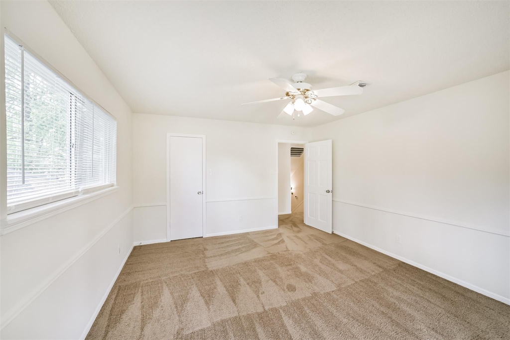 1011 Baltic Lane - Photo 38