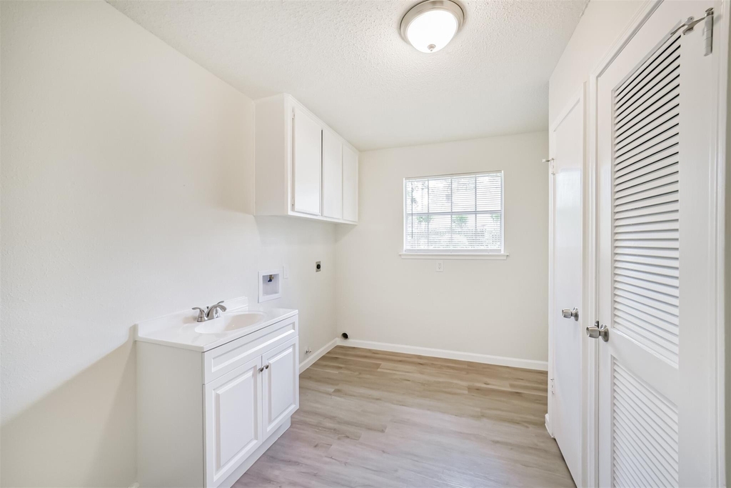 1011 Baltic Lane - Photo 21