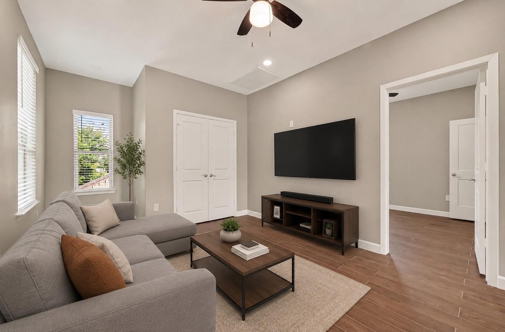 8321 Coma Street - Photo 4