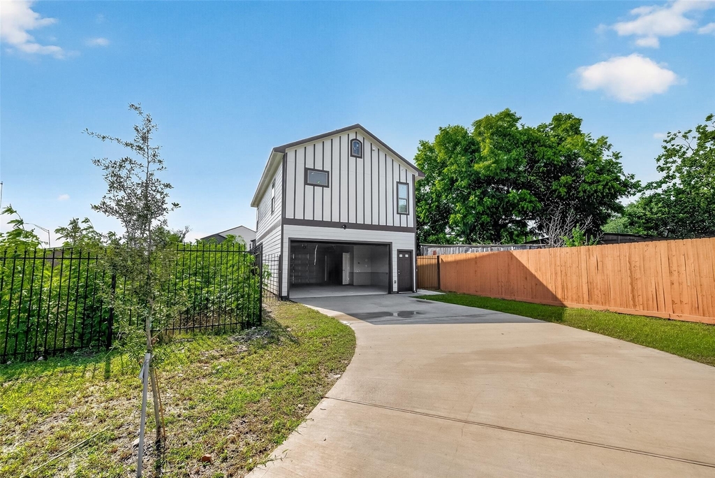 8321 Coma Street - Photo 25