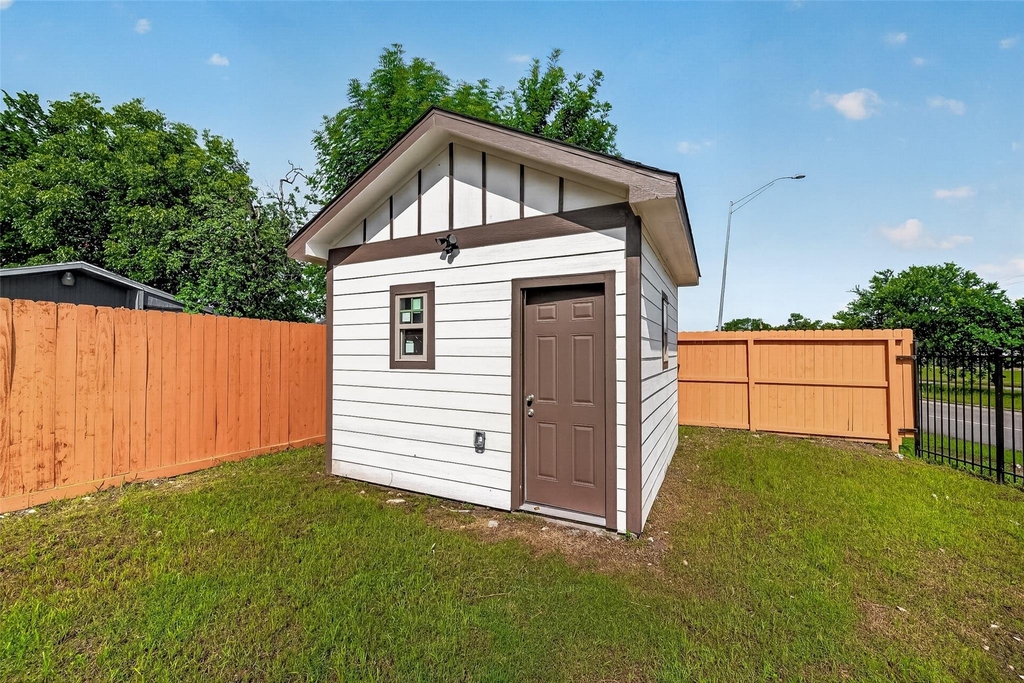 8321 Coma Street - Photo 28
