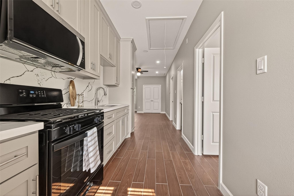 8321 Coma Street - Photo 10