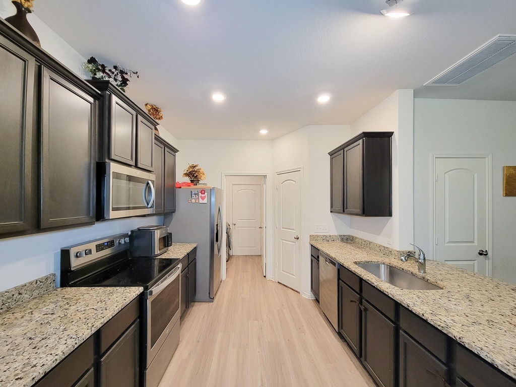 10793 Castle Rock Drive - Photo 8