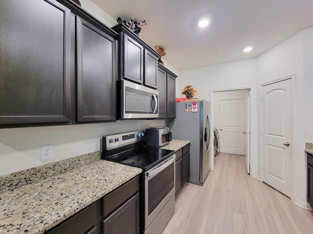 10793 Castle Rock Drive - Photo 9