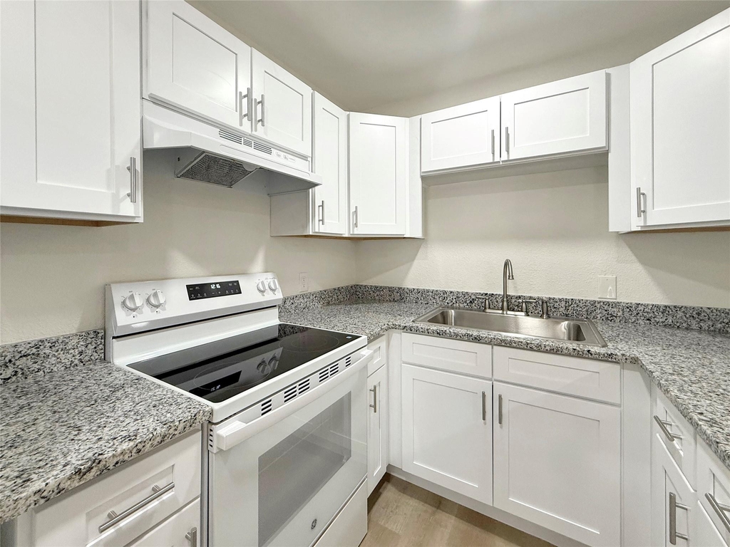1016 E Walker Street - Photo 9