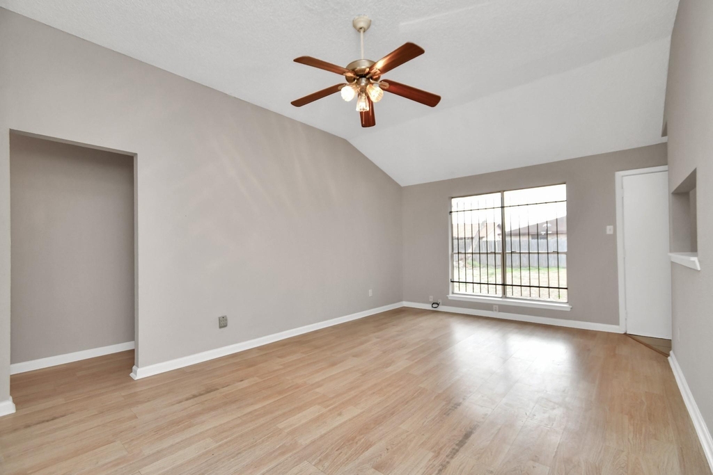 12811 Glenhollow Drive - Photo 8