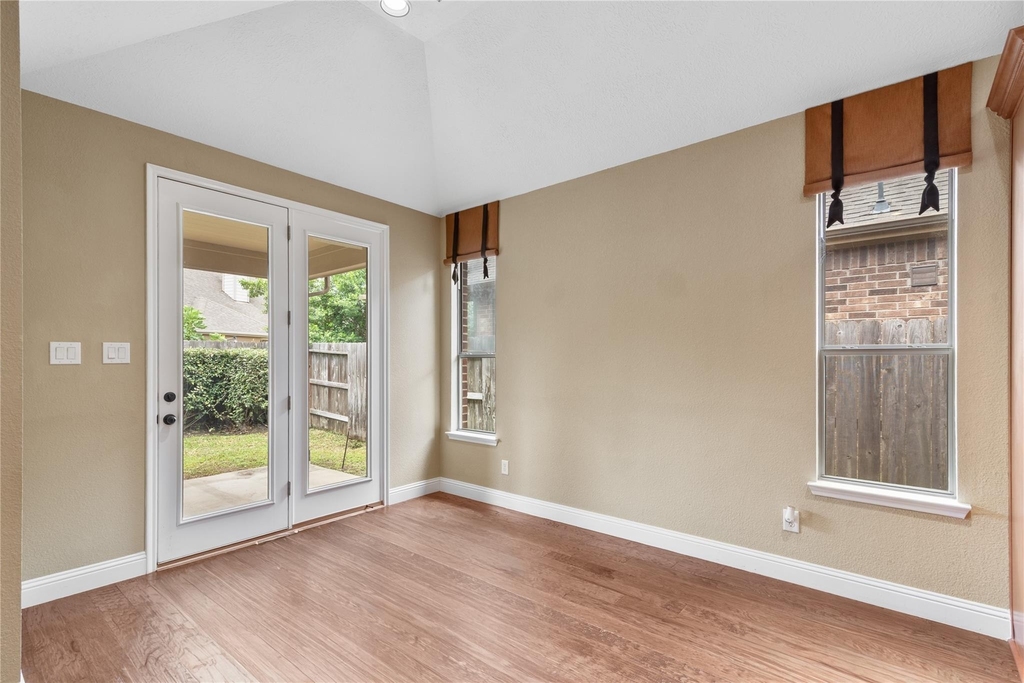 11119 Hayden Falls Drive - Photo 14
