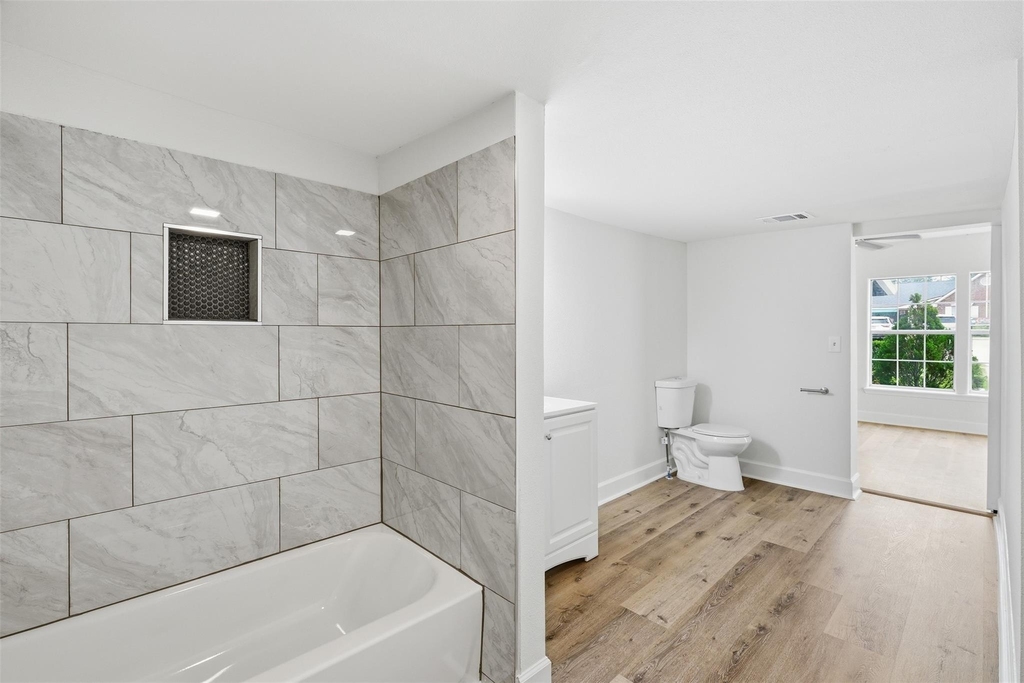 915 W Lewis Street - Photo 10