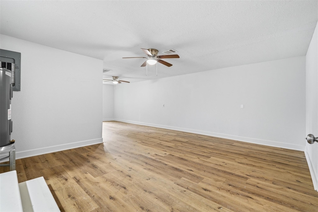 915 W Lewis Street - Photo 20