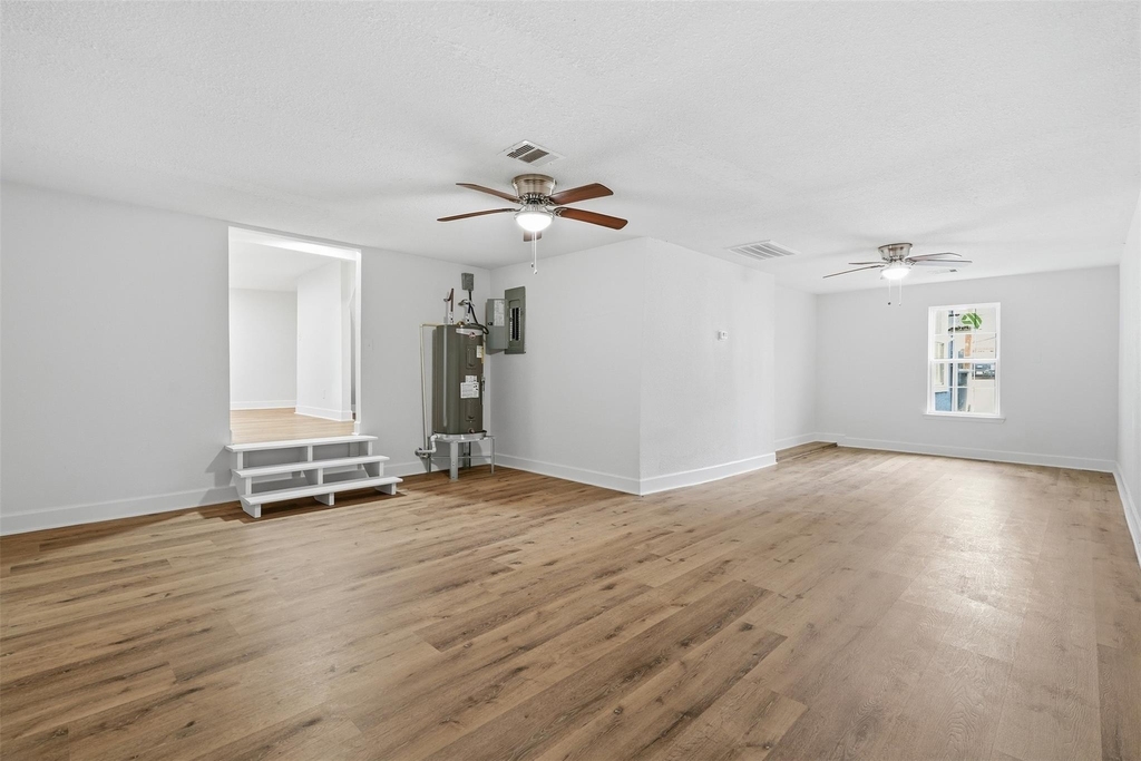 915 W Lewis Street - Photo 21
