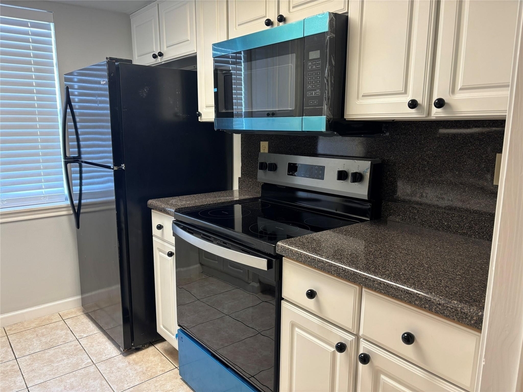 14333 Memorial Drive - Photo 3