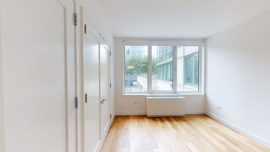 808 Columbus Ave - Photo 3