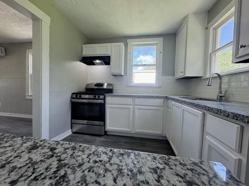 1501 Nashby Street - Photo 8