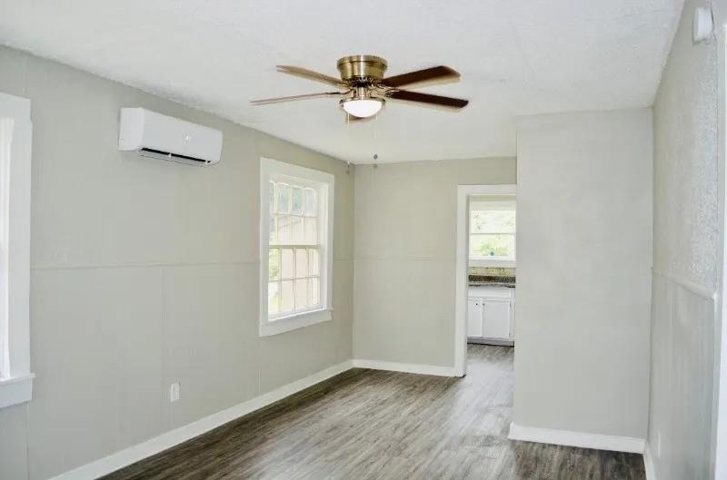 1501 Nashby Street - Photo 3