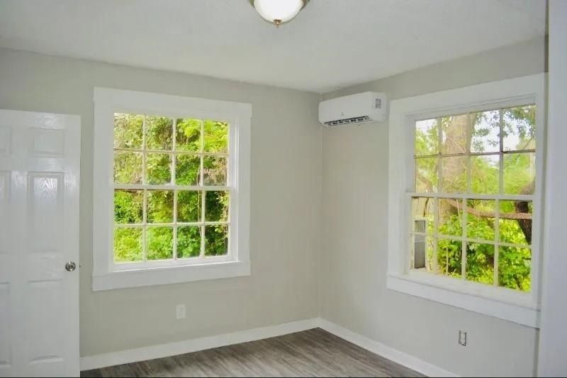 1501 Nashby Street - Photo 4