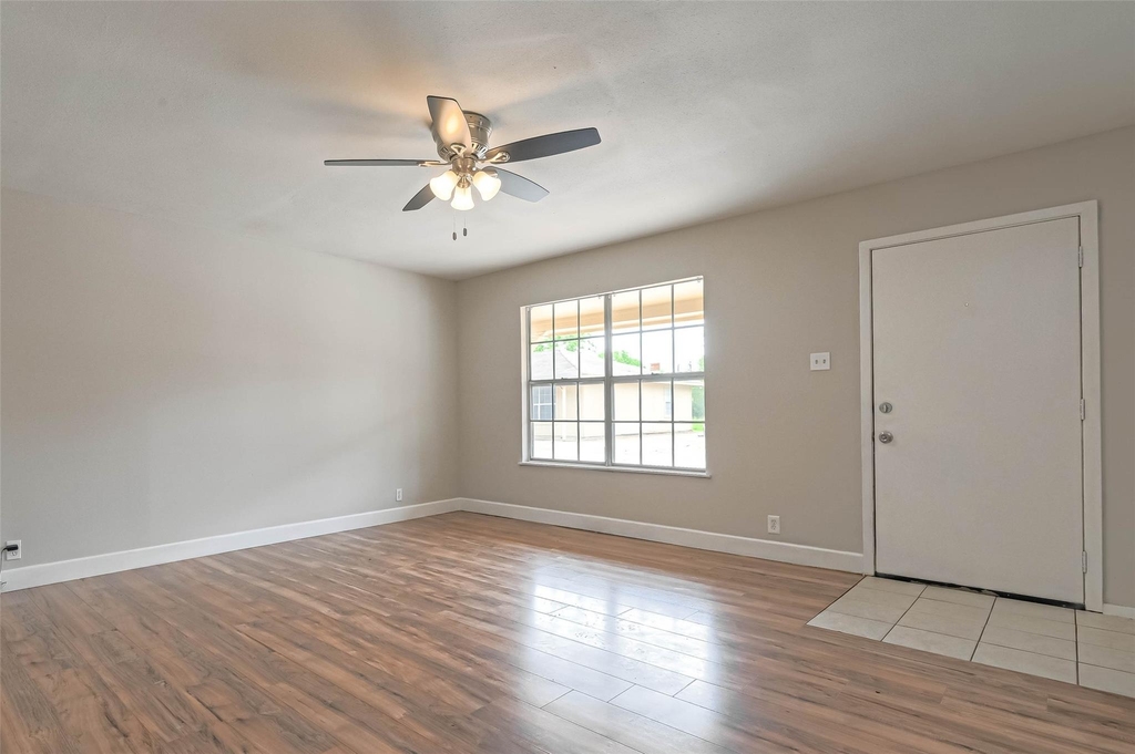 8430 Roundrock Drive - Photo 19